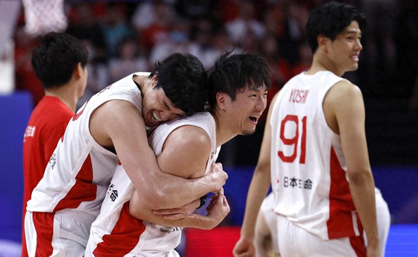 中国男篮对日本现场直播_中国男篮对日本现场的球迷